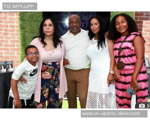 泰森与道格拉斯的世纪对决揭示拳击历史的转折点与传奇故事 泰森与道格拉斯的世纪对决揭示拳击历史的转折点与传奇故事