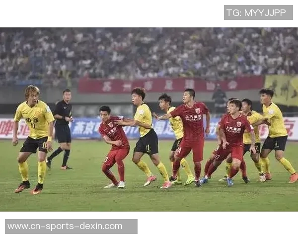 热火与山猫激战正酣球迷期待精彩对决与惊艳表现 热火与山猫激战正酣球迷期待精彩对决与惊艳表现